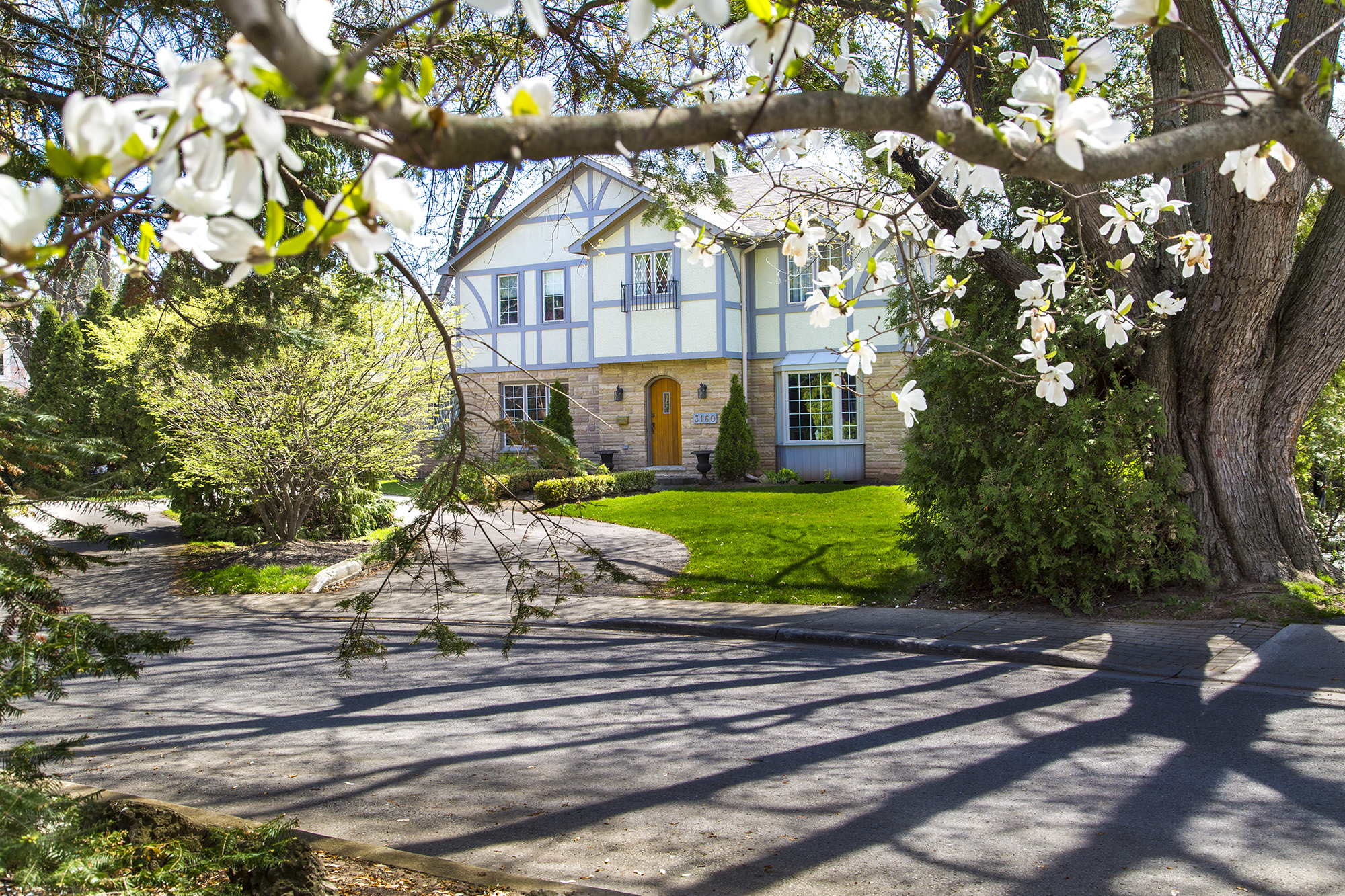 Roseland Homes For Sale, Property Values, Best Schools, Commute