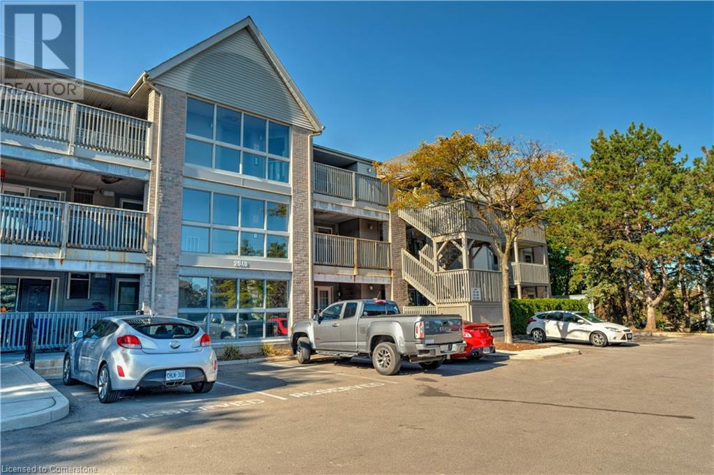 2040 CLEAVER Avenue Unit# 104, burlington, Ontario