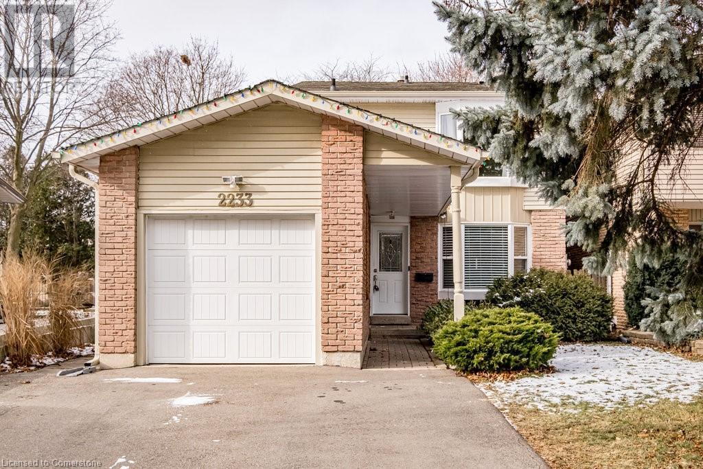 2233 MIDDLESMOOR Crescent, burlington, Ontario