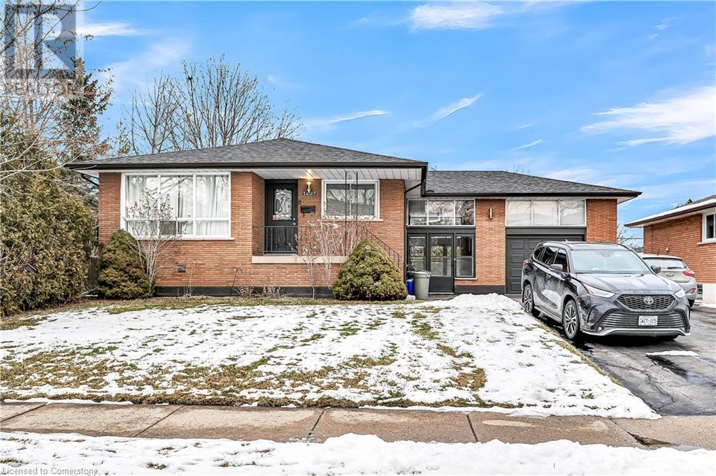 1407 CHARLES Drive, burlington, Ontario