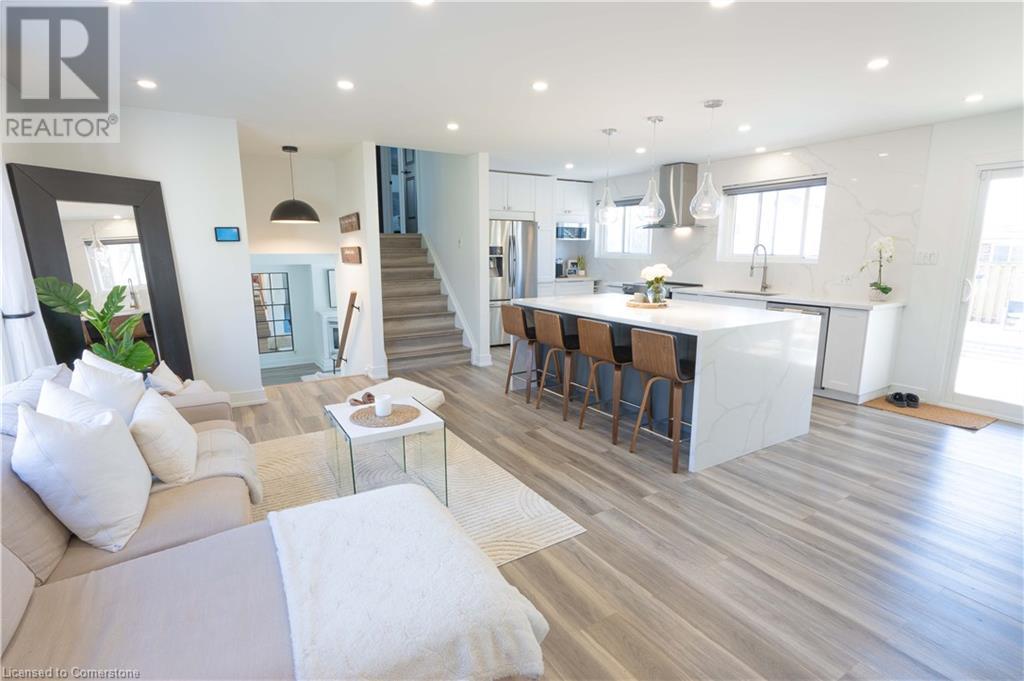 656 MEADOW Lane, burlington, Ontario