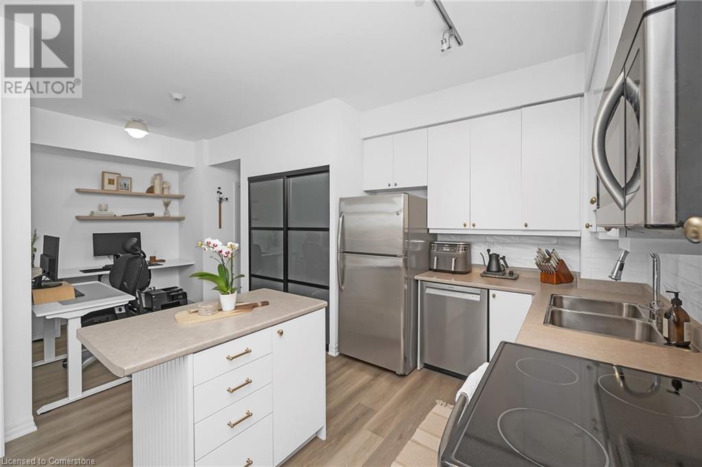1940 IRONSTONE Drive Unit# 211, burlington, Ontario
