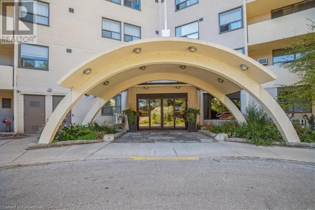 700 DYNES Road Unit# 206, burlington, Ontario