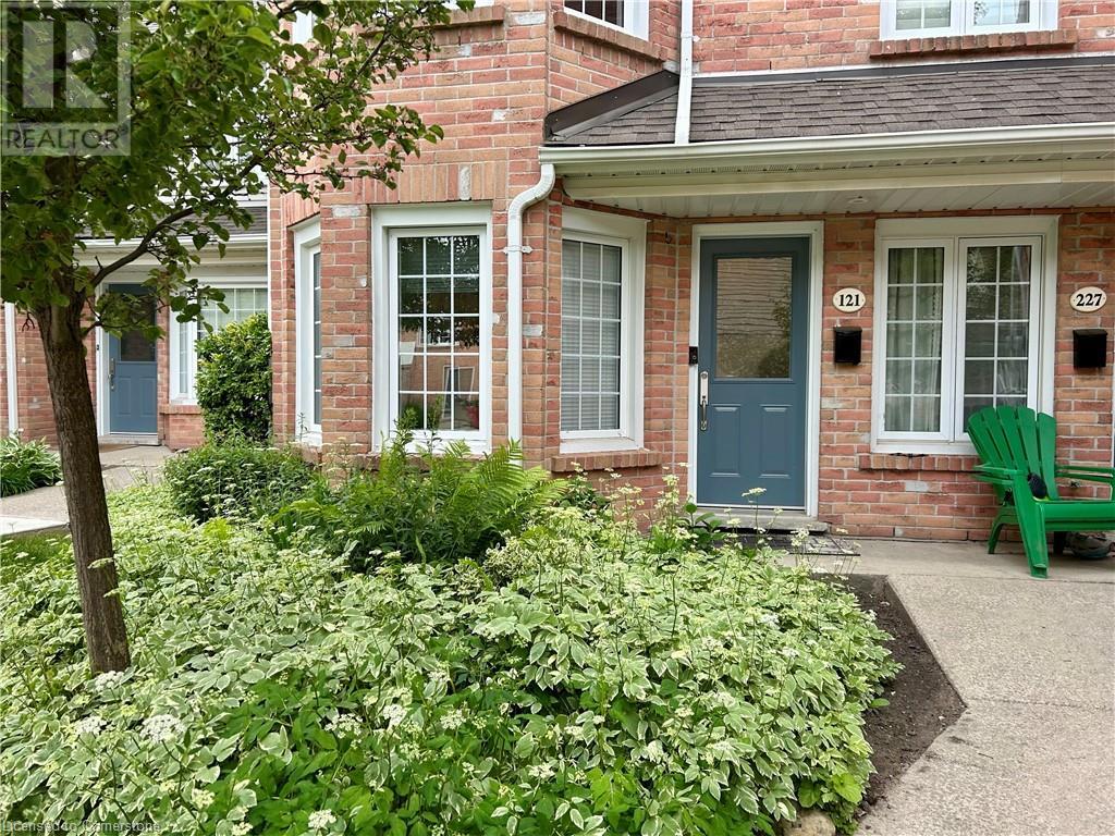 2110 CLEAVER Avenue Unit# 121, burlington, Ontario