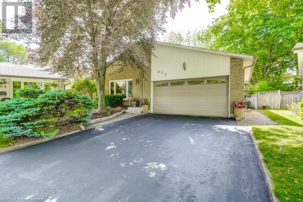652 AUBURN Crescent, burlington, Ontario