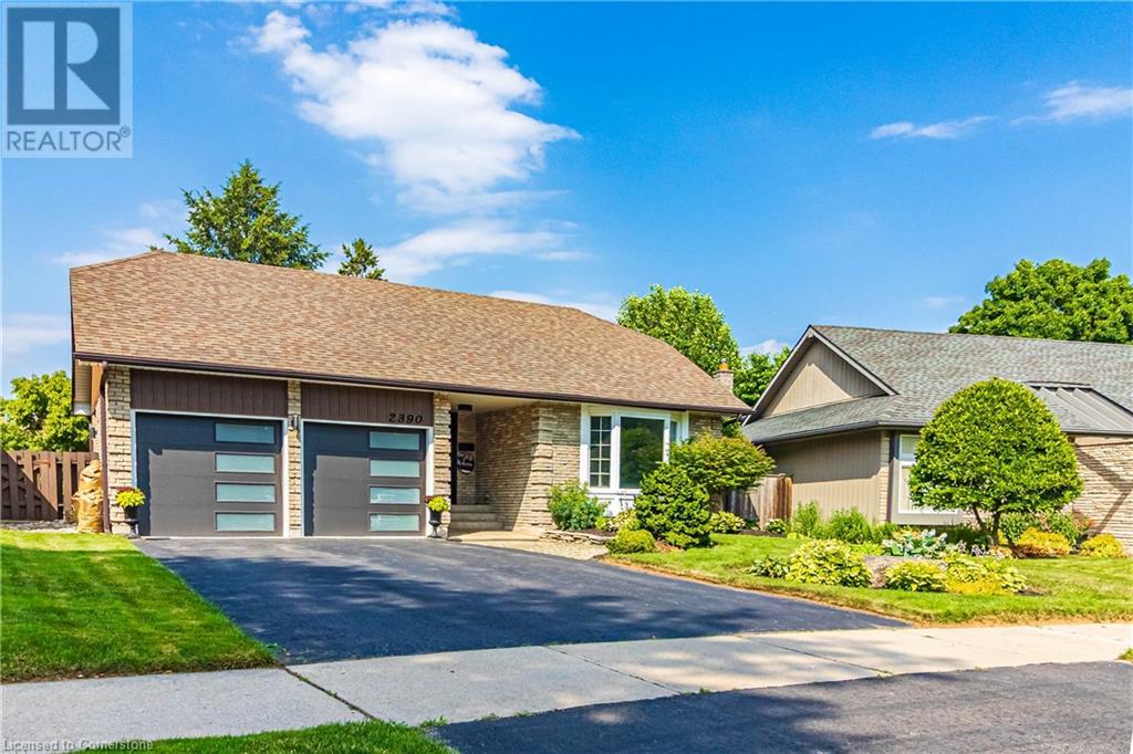 2390 SINCLAIR Circle, burlington, Ontario