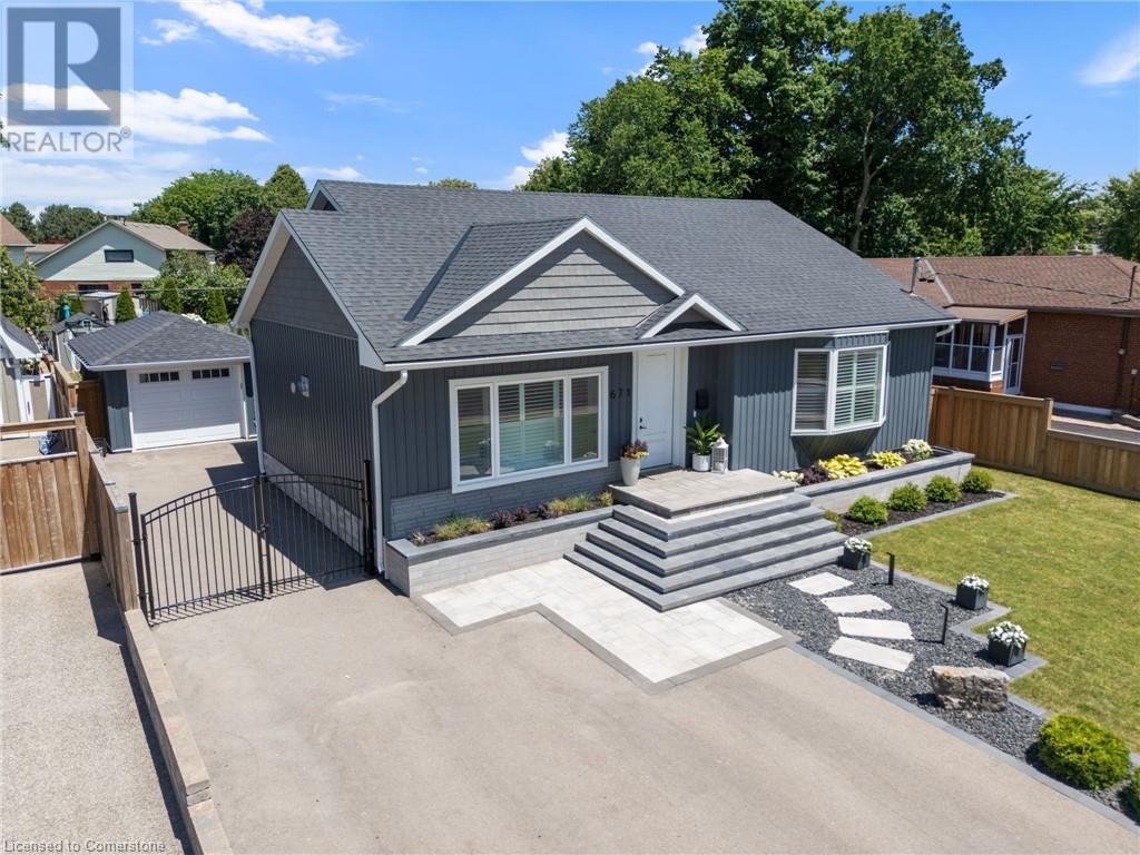 671 PEELE Boulevard, burlington, Ontario
