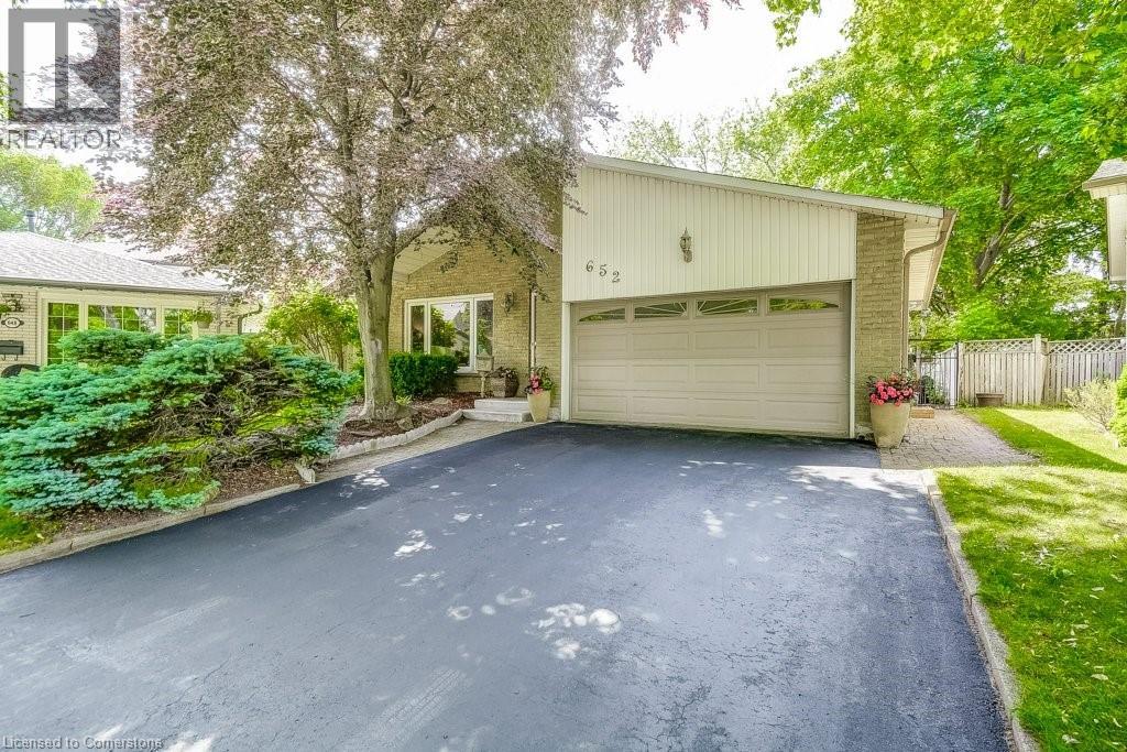 652 AUBURN Crescent, burlington, Ontario